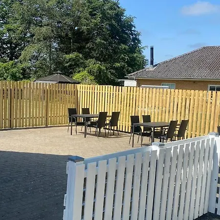 Stort Hus Midt I Sonderjylland 펜션 Agerskov